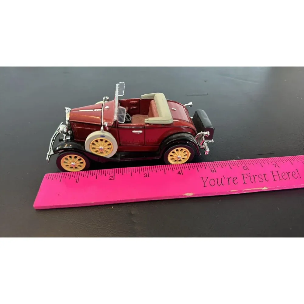 1931 Ford Model A 1:32 Scale Diecast National  Motor Museum Burgundy
